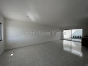 El Refugio, RENTA Casa en calle abierta con área de TV y...