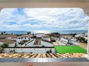 Villa Reformada con Vistas Panorámicas al Mar en Manilva