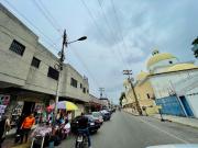 El único local en la plaza del centro de Guacara TCL L...