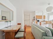 Elegance and serenity in the 16th Beauséjour, Paris...