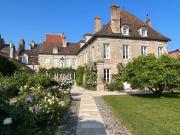Élégance et raffinement au coeur de la Bourgogne: Hôtel...