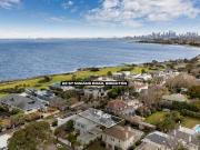 Elegance, resplendence & Golden Mile magnificence