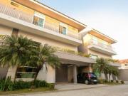 Elegância e Tranquilidade Casa com Lareira em Condomínio...