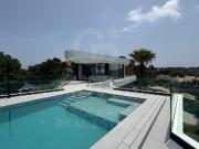 Elegancia junto al mar en Jávea: descubre el máximo lujo...