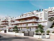 Elegancia y bienestar con vistas al mar en Estepona