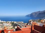 Elegancia y Confort en Puerto Santiago: Amplio...