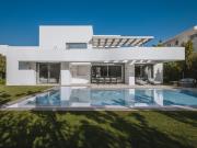 Elegancia y perfección, arquitectura vanguardista con...
