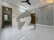 Elegant 10 Marla Brand New House Bahria Greens Overseas...
