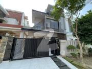 Elegant 10 Marla Home in Lake City | Spacious & Stylish