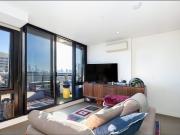 Elegant 1 Bedroom Retreat with Sweeping Cityscapes