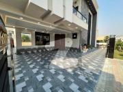 Elegant 22 Marla Designer House for Sale in Bahria Town...