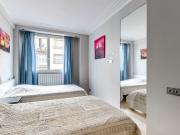 Elegant 2 Bedroom Apartment with Eiffel Tower View |...