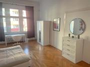 Elegant 3 bedroom apartment super close to Ku’damm,...