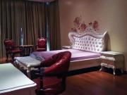 Elegant 3 Bedroom Condo Unit For Sale in St. Francis...