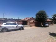 elegant 3 bedroom house in a quiet n.