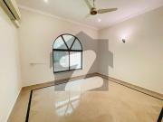 Elegant 511 Sq Yards Triple Storey 6 Bedrooms House For...