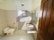 Elegant 5 Bedrooms, 800 Sq Yards Kanal Triple Storey...
