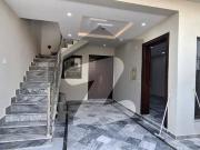 Elegant 5 Marla Double Unit House for Sale 60 Feet Road...