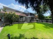 Elegant 6 Bedrooms Fully Renovated Double Storey House... Elegant 6 Bedrooms Fully Renovated Double Storey House...