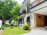 Elegant 7 Bedrooms Triple storey 600 sq yards renovated...