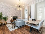 Elegant and Modern 2 Bedroom Apt in Iconic Alfama!