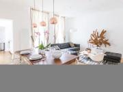 Elegant apartment in a traditional Parisian building... Elegant apartment in a traditional Parisian building...