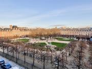 Elégant appartement dernier étage Place des Vosges 86m²...