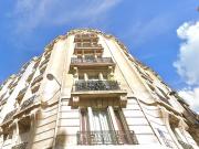 Élégant Appartement Haussmannien 2 chambres refait à...