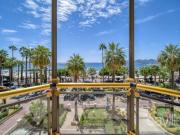 Elégant appartement trois pièces avec vue mer situé sur...