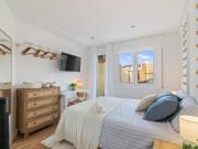 Elegant double bedroom with a terrace, in El Camp de...