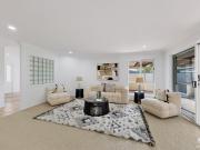 Elegant Family Living in a Blue Chip Pocket ? Move in...