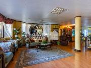 Elegant Home with Entertainment Room in Maria Luisa...