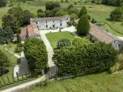 Elégant Logis restauré du XIVe à 10 km de la mer 675m² Royan