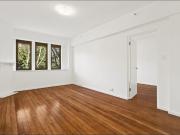 Elegant luxury in prestigious waterfront location