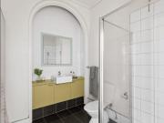 Elegant Mansion Apartment in Peaceful Elsternwick Pocket