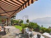 ELEGANT MIT GARTEN UND HERRLICHEM SEEBLICK