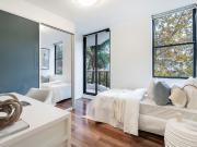 Elegant North Sydney Retreat with Water Views &...