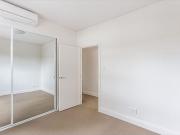 Elegant one bedroom apartment in 'Skyline' building