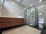 Elegant QC Property: Fairmont Townhouse with Great Floor...