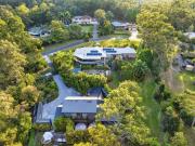 Elegant Queenslander Estate on 4,000m² Dual Living... Elegant Queenslander Estate on 4,000m² Dual Living...
