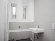 Elegant sanierte Altbau Wohnung mit hohen Decken und Balkon