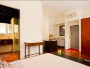 Elegant studio apartment in San Vittore area, close to...