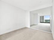 ELEGANT STUDIO GEM IN THE HEART OF DULWICH HILL
