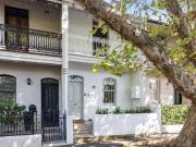 Elegant & timeless terrace / steps to Queen Street village