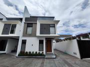 Elegant Townhouse For Sale in BF Paranaque Compound Type...