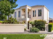 Elegant Townhouse in Prime Geelong Location