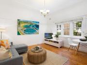 Elegant village apartment 80 metres from Bondi Rd