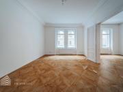 Elegante 3 Zimmer Altbauwohnung mit Balkon, Nähe Karlsplatz