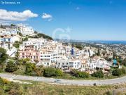 Elegante Adosado de 5 Dormitorios con Piscina Privada en...