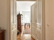 Elegante Altbauperle in Bestlage – top saniert, zentral...